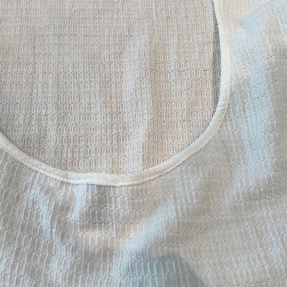 White top (part of set) - Picture 4 of 5